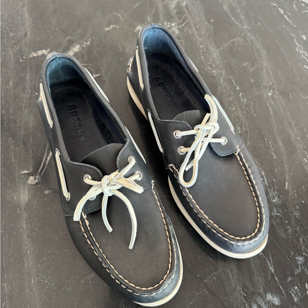 Sperry Navy Blue Boat Shoes with Cream Laces